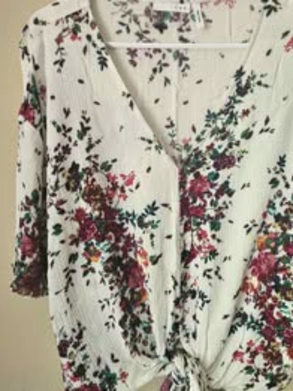 White Floral Tie Front Top large - Luq from Stitch Fix